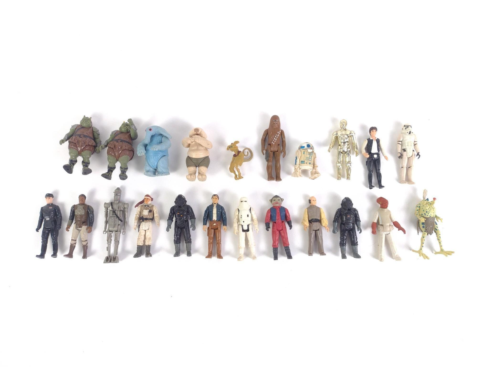 2 Kenner Star Wars Character Cases & 22 Figurines