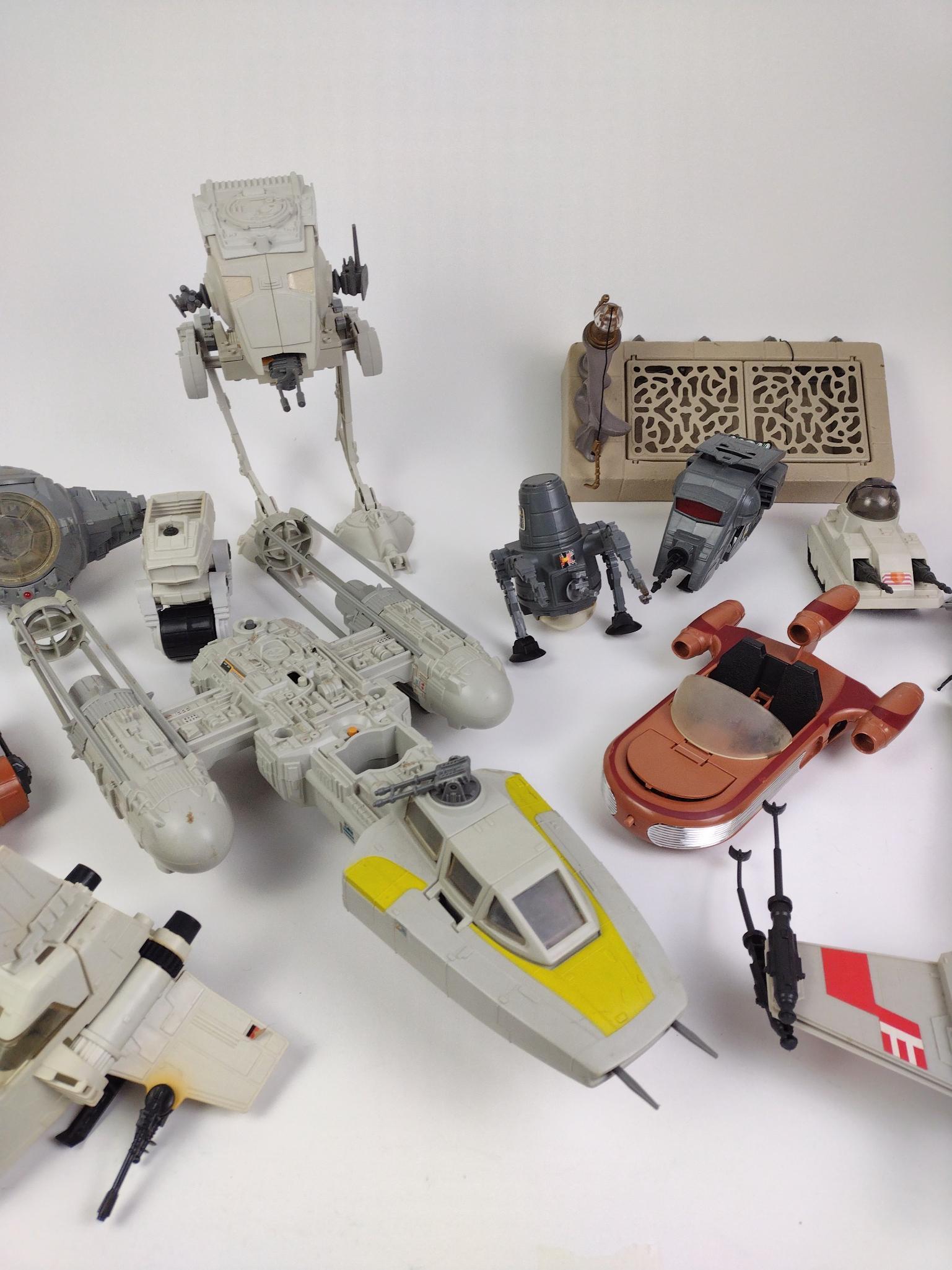 11 Star Wars Spaceships