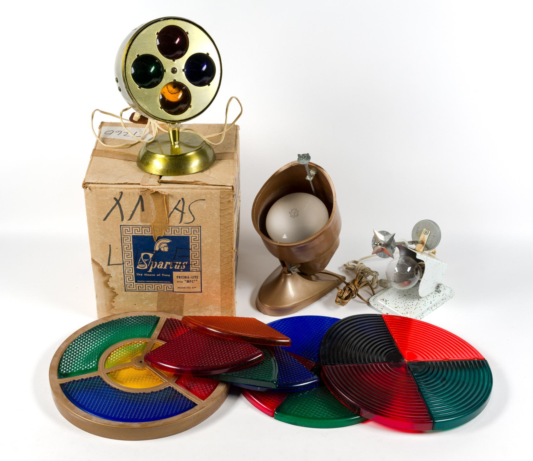 Vintage Spartus Rotating Color Wheel and Lamp