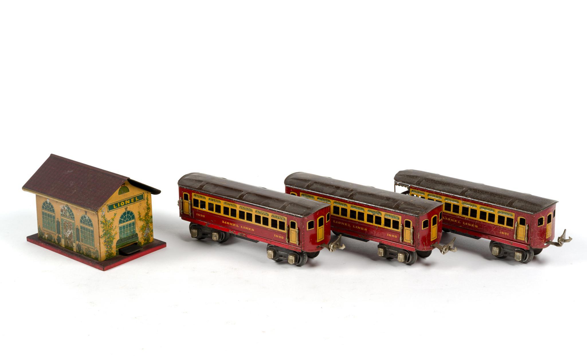 Early Pre-War Lionel Passenger Cars & 48W Whistle Station