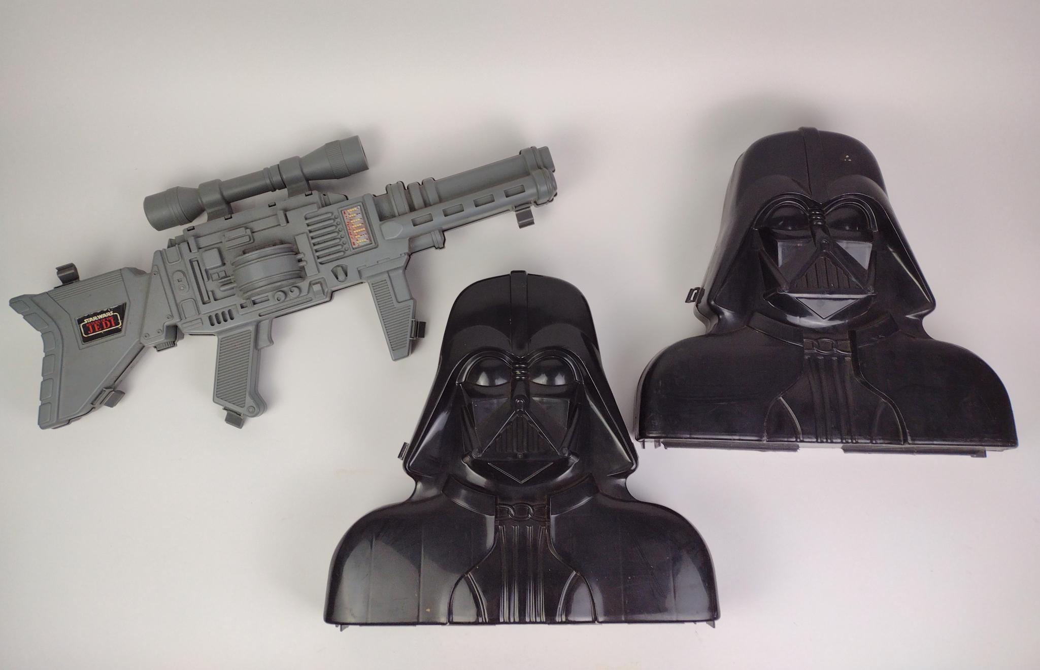3 Star Wars Figurine Carrying Cases