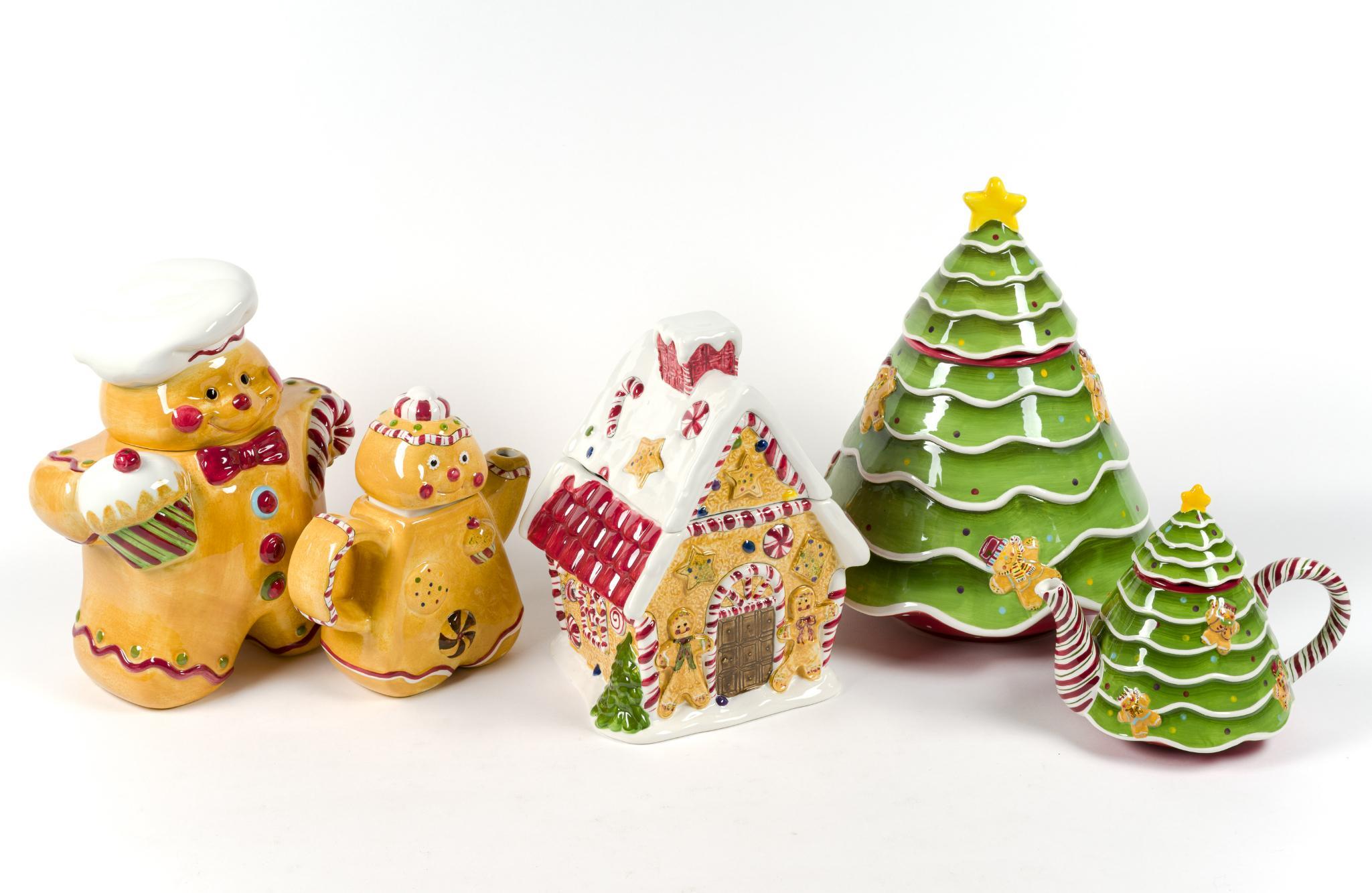 4 Holiday Cookie Jars Incl Christmas Tree Tea Pot