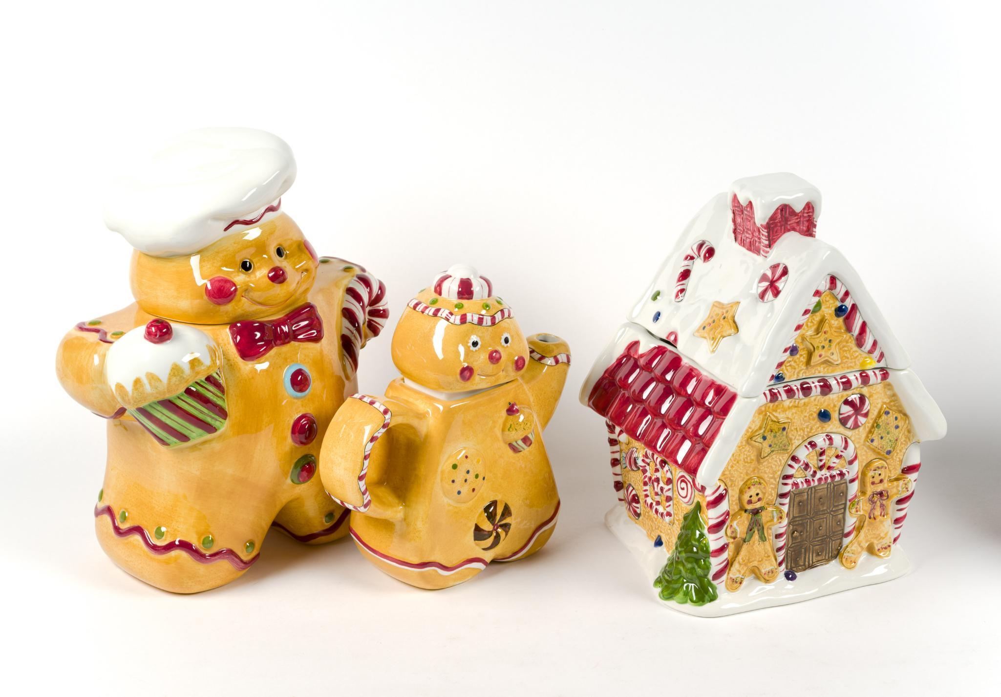 4 Holiday Cookie Jars Incl Christmas Tree Tea Pot