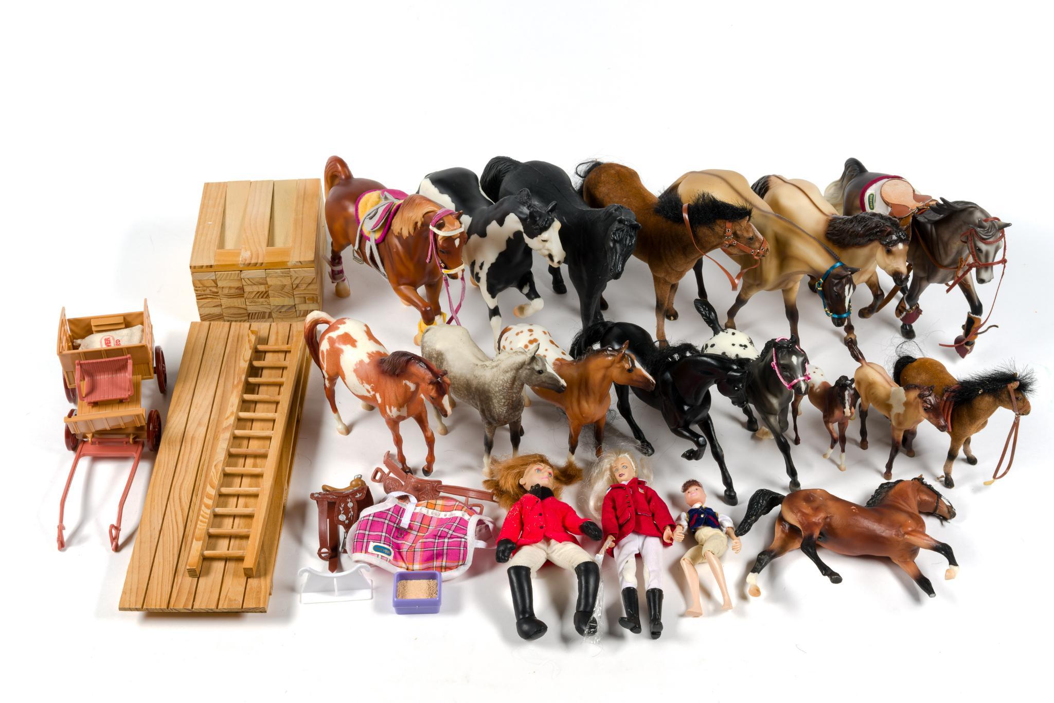 Equestrian Toy Lot
