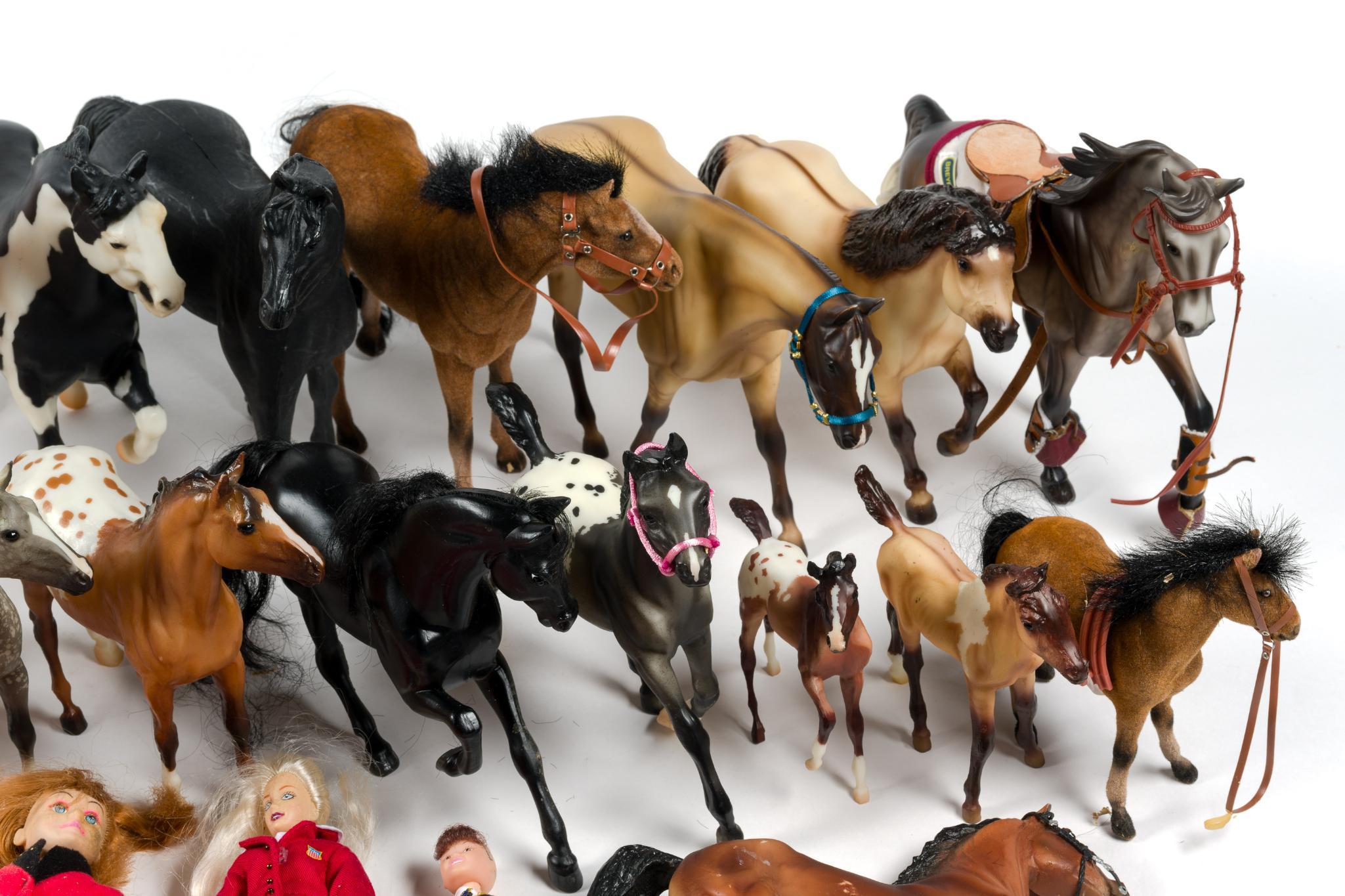 Equestrian Toy Lot