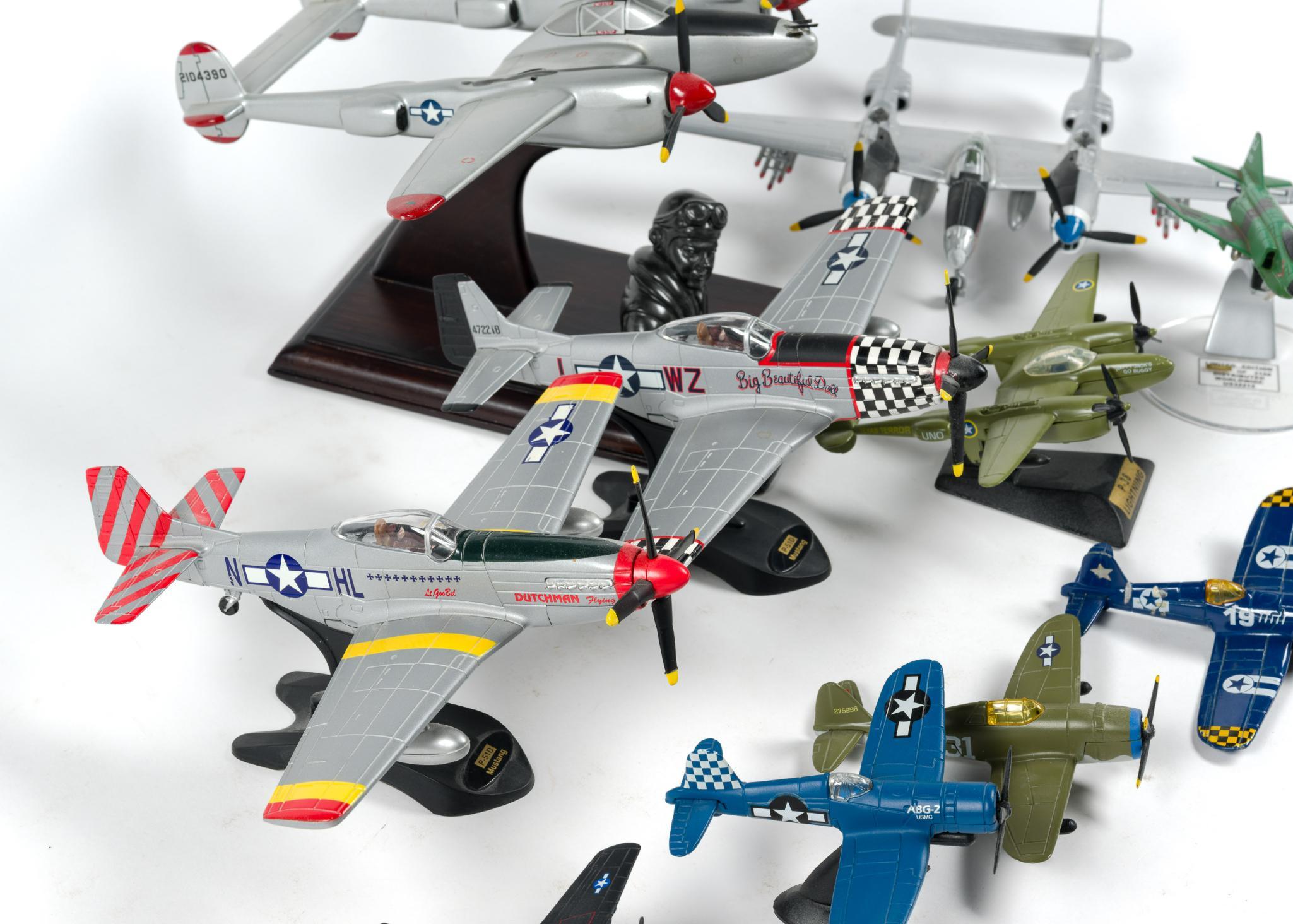 10 Model Planes incl Air Signature