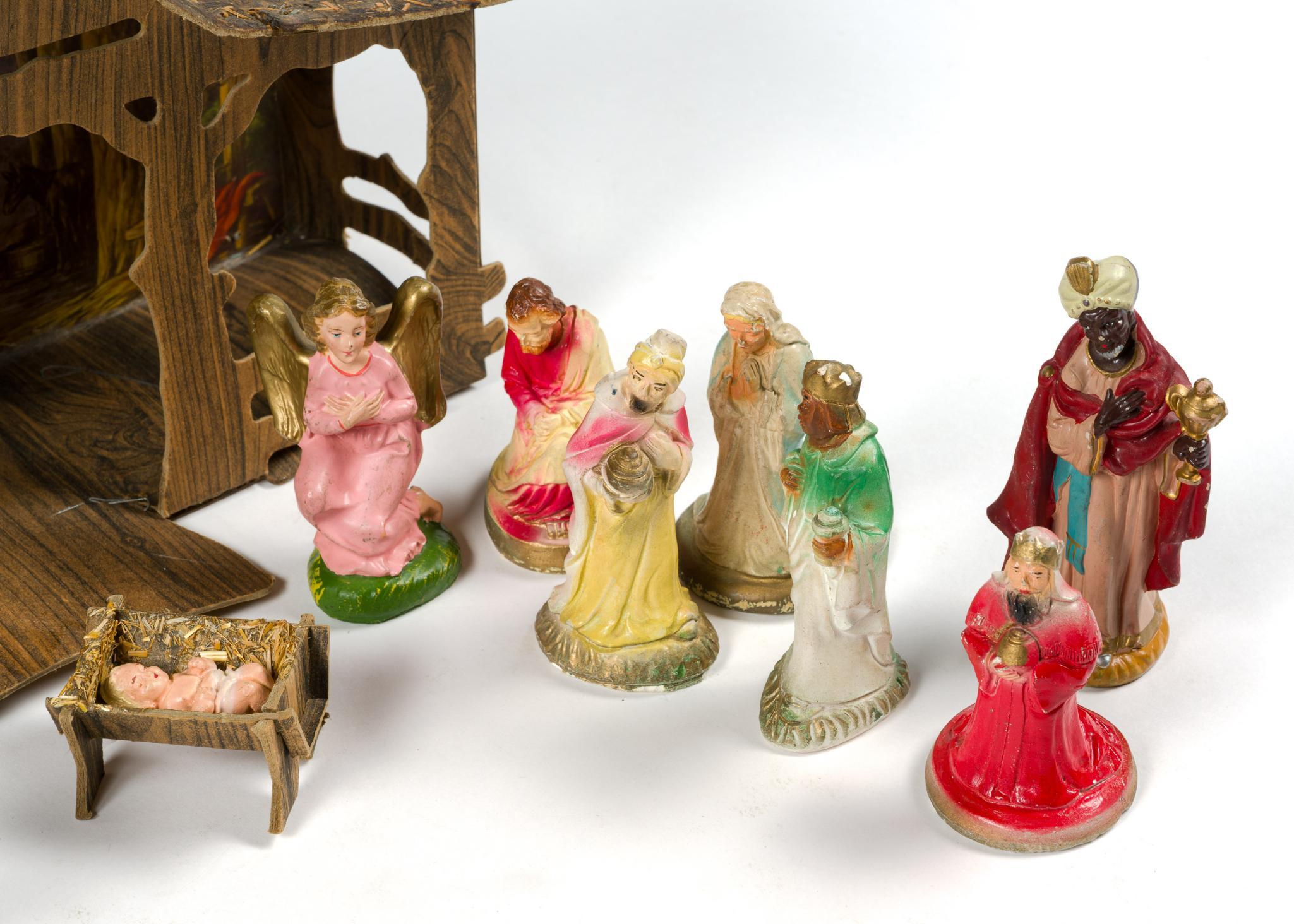 18 Piece Nativity Set