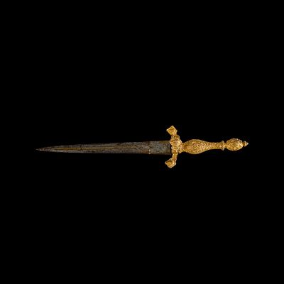 A Left hand dagger in 16th century style. Item details 
Description 
Left hand dagger in 16th 