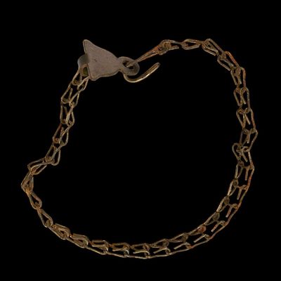 WWII Chain for US Military issue whistle. Good condition. Item details 
Description 
WWII Chain 