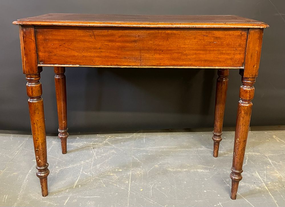 Lot 290 – A mahogany side table with drawer