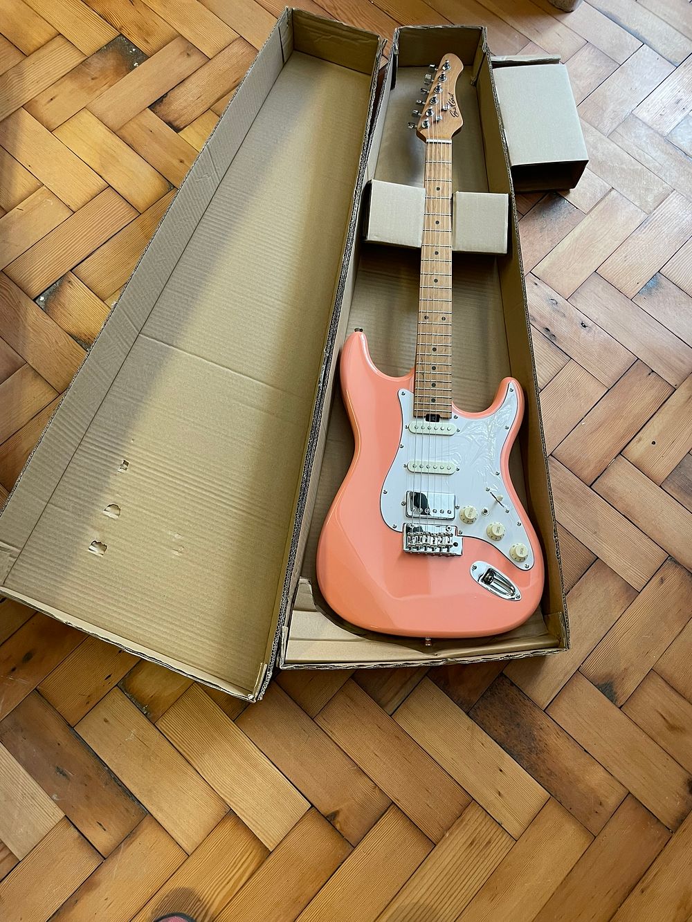 Lot 300 – East Coast’ Guitar