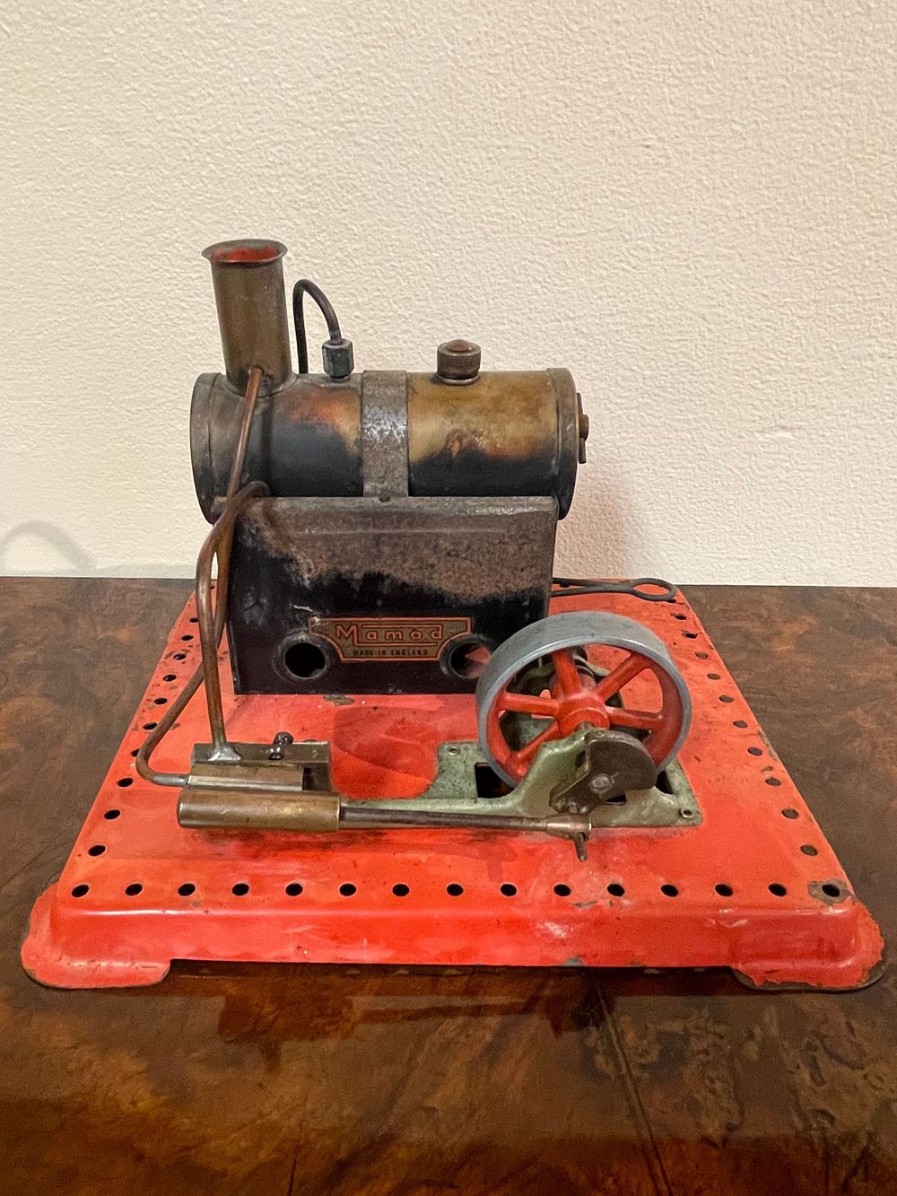 Lot 325 – Mamod Stationary Model Steam Engine