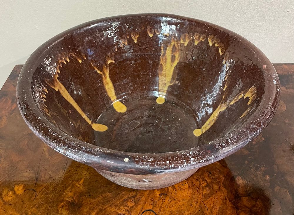 Lot 360 – A 19th Century Coalisland Pottery Slip Decorated Dairy Bowl