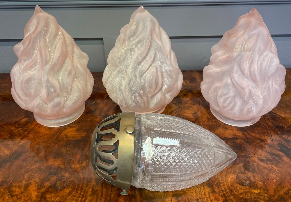 Lot 265 – A Collection of Art Deco Style Frosted and Cut Glass Lamp Shades