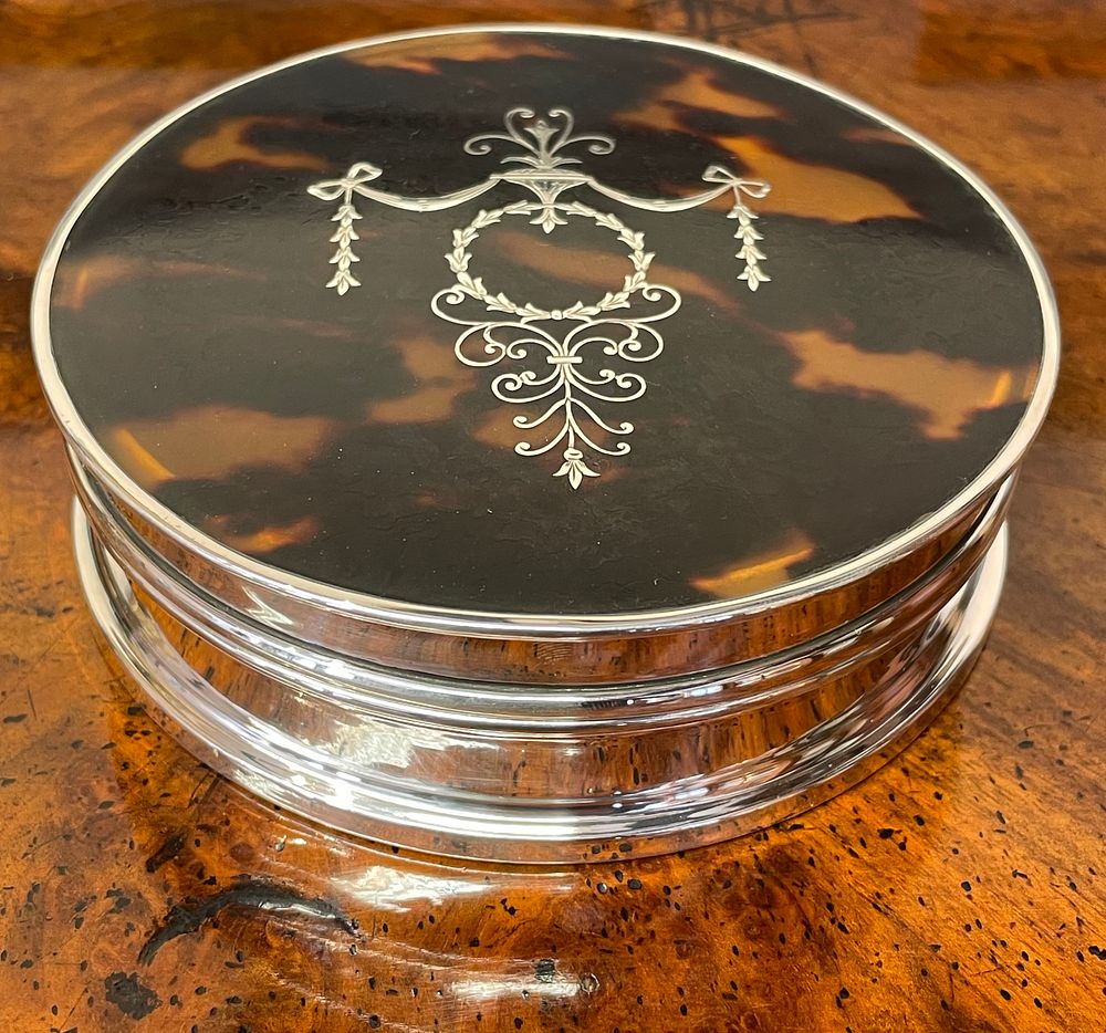 Lot 184 – Edwardian Sterling Silver and Pique Tortoiseshell Box by G and A Ltd