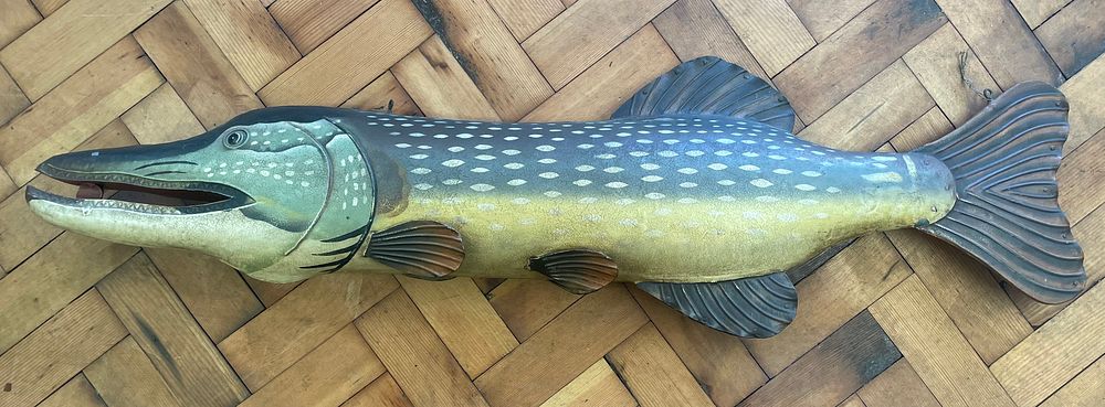 Lot 46 – Large Edwardian Painted Metal Pike Fish trade sign