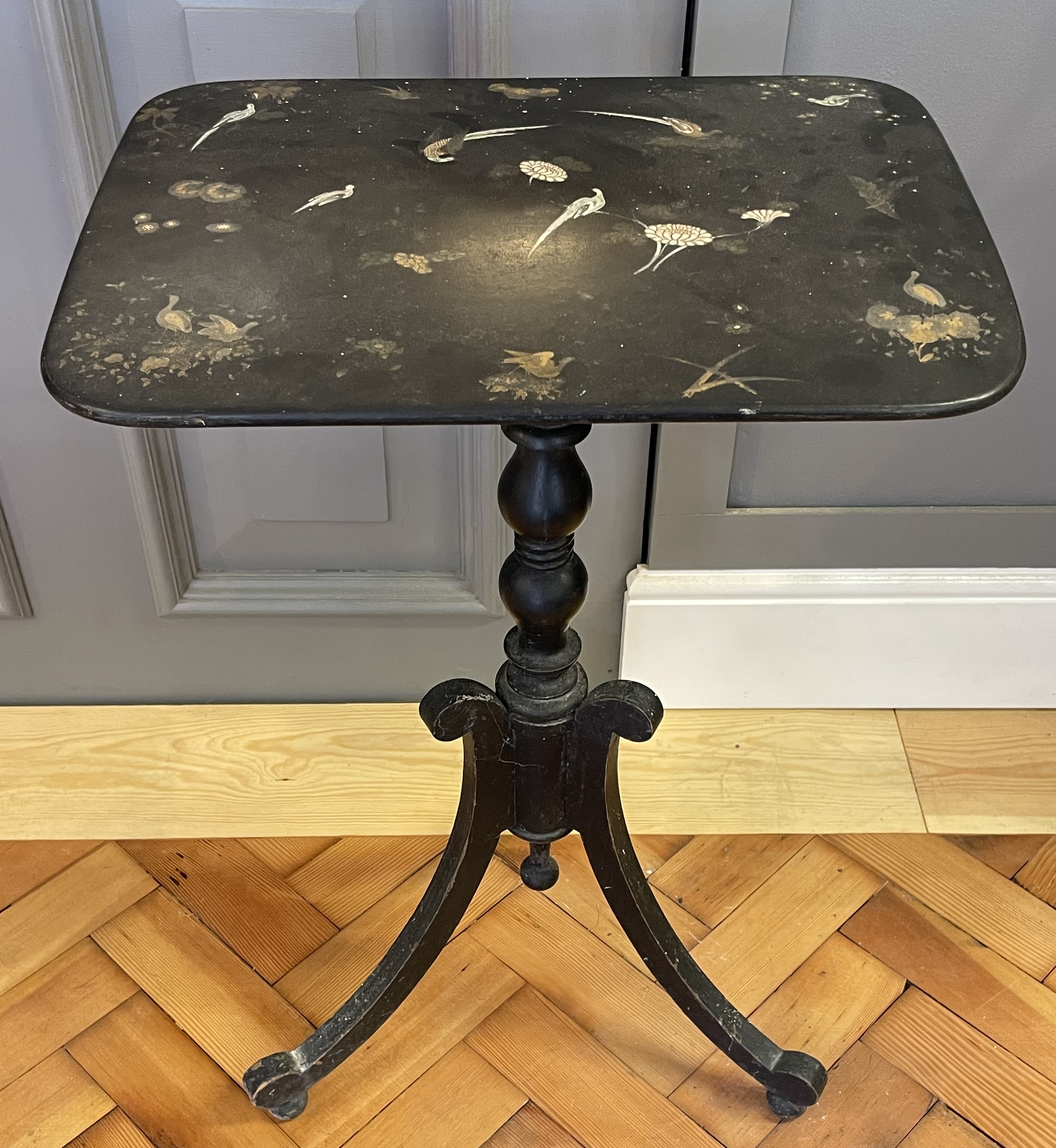 19th Century Victorian Chinoiserie Lacquered Tripod Side Table