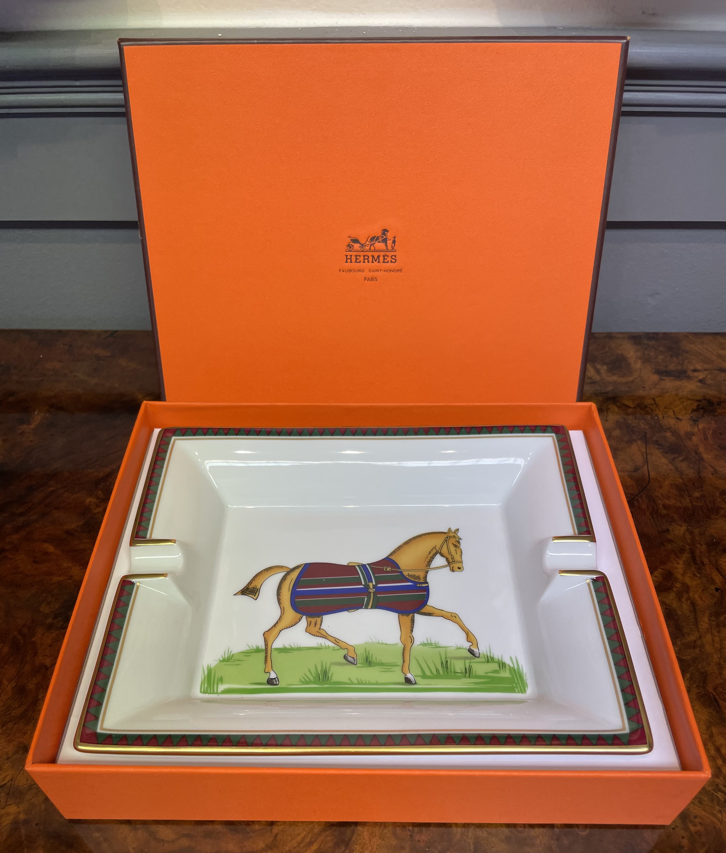Hermès Paris Chevaux à la Couverture Porcelain Equestrian Ashtray with Original Box