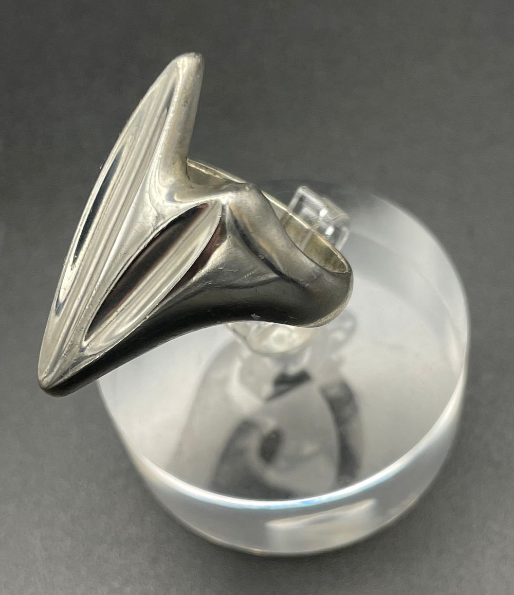 Lot 99 – Georg Jensen Sterling Silver Model 127 Modernist Ring