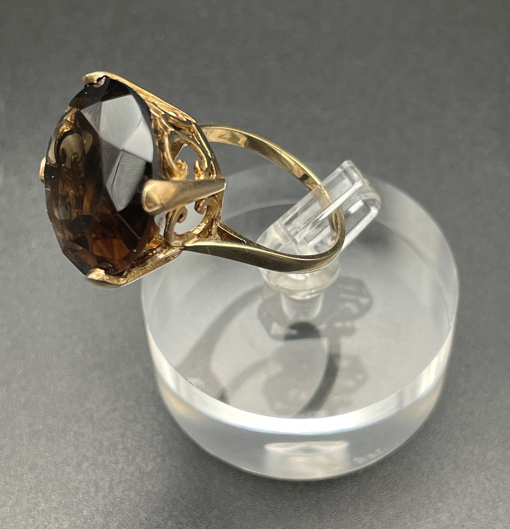Lot 118 – 9 Karat Yellow Gold and Smoky Quartz Filigree Cocktail Ring