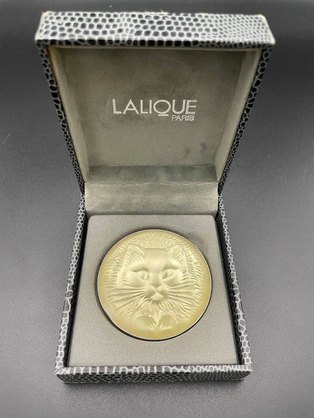 Lot 120 – Lalique Frosted Crystal Cat Brooch in Original Box