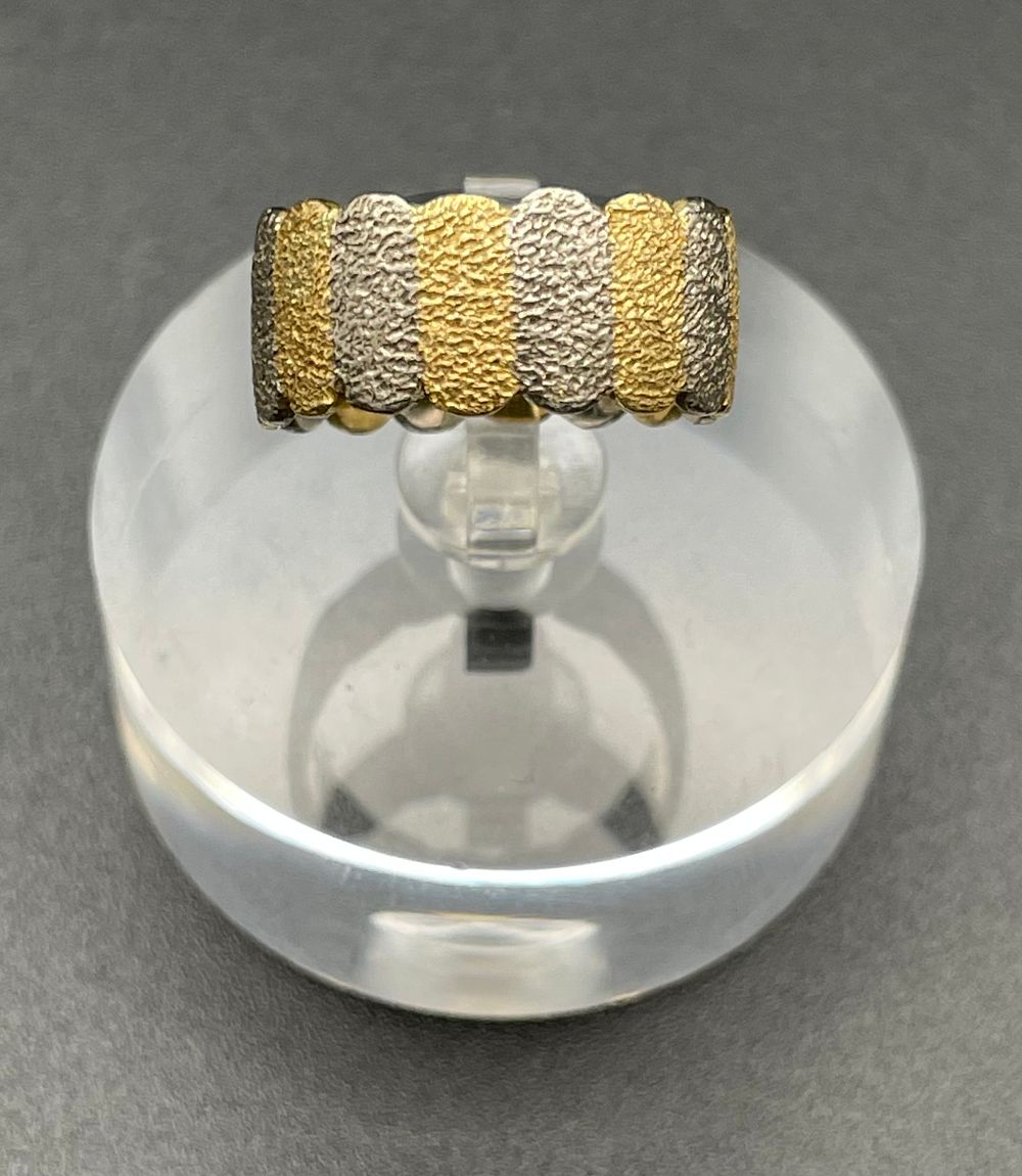 Lot 140 – 18 Karat Multi Tone Gold Textured Scalloped Band Ring