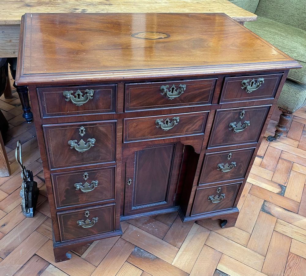 Lot 170 – George III Mahogany Kneehole Desk