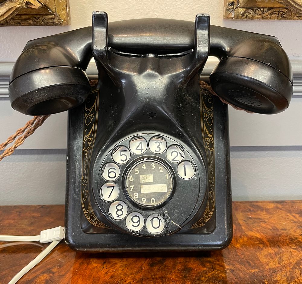 Lot 222 – Antique Bell Telephone Manufacturing Company Antwerp Rotary Desk Telephone