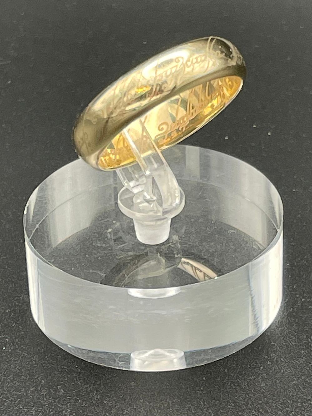 Lot 258 – The Lord of the Rings Licensed 9ct Gold The One Ring Replica with Display Box