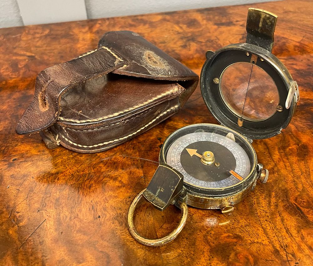 Lot 267 – World War I British Military Verner Pattern VII Prismatic Service Compass 1917