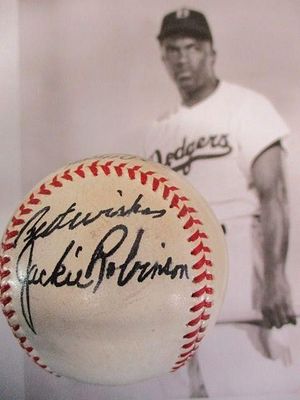 Jackie Robinson Signed ONL Baseball. Jackie Robinson Signed Official National League Baseball 
