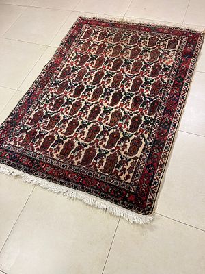 שטיח קשקאי פרסי עבודת יד. 130X175 ס"מ. דוגת בוטה. אחרי ניקוי אצל ארגמן חברה לניקוי שטיחים.