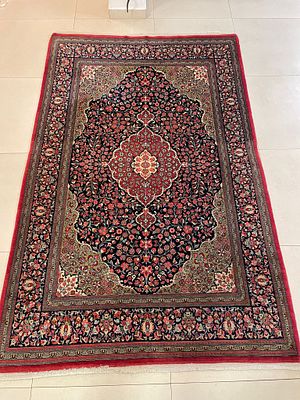 שטיח קום פרסי, בעבודת יד. 140X215 ס"מ. דוגמת 1,000 הפרחים. צמר על כותנה, צפוף מאוד. במצב חדש.