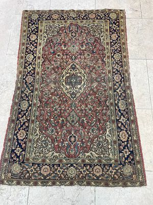 שטיח אספהאן פרסי, בעבודת יד. 210X130 ס"מ. עתיק, קרוב ל-100 שנה. אחרי ניקוי אצל ארגמן חברה 