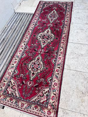 שטיח ראנר האמדן פרסי עבודת יד. 100X300 ס"מ. לאחר ניקוי אצל ארגמן חברה לניקוי שטיחים. במצב מצויין.