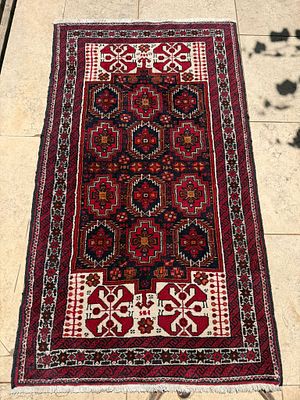 שטיח בלוץ פרסי עבודת יד. 110X190 ס"מ. All Over Design. במצב מצויין.