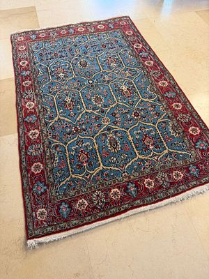 שטיח טהרן פרסי עבודת יד. 130X200 ס"מ. לאספנים- עתיק ונדיר מעל 100 שנה.