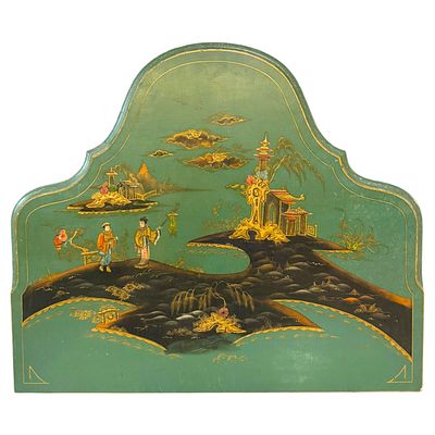 (63) Фигурное, раскрашенное изголовье кровати из дерева. Романтический парковый сюжет. Начало 