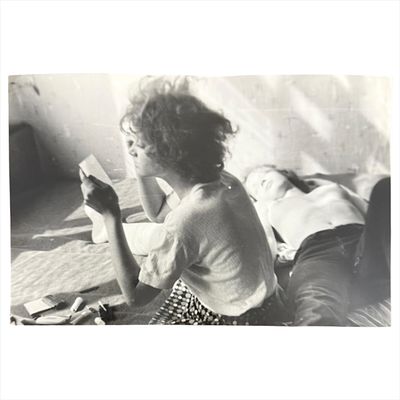 Виктор Новацкий (1929-2002) - Фотография — Люба и её сестра Катя — одна поправляет причёску перед 
