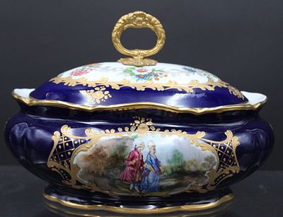 Deckelterrine, Kobal m. Gold u. Blumenbemalung, ungedeutete Pressmarke, H-19cm B-29cm