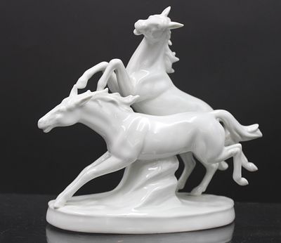 Pferdegruppe, Gr&auml;fenthal, Wei&szlig;porzellan, H-18cm B-20cm
