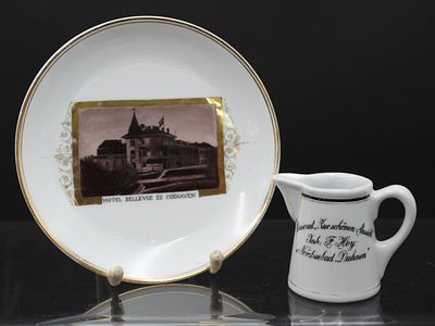 Ansichtenteller "Hotel Bellevue" und kl. Sahanek&auml;nnchen. Ansichtenteller "Hotel Bellevue" und 