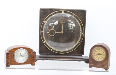 3x alte Tischuhren, Kienzle, Mauthe und 1x ungemarkt, Holzgeh&auml;use, Werke nicht gepr&uuml;ft, Kienzle 