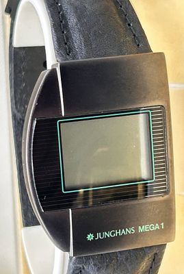 Quartz Armbanduhr "Junghans" Mega 1, sehr guter Zustand, orig. Kasten
