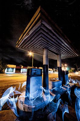 IVAN FALARDI "gasolinera " 2015 - IVAN FALARDI "gasolinera" , 2014, scatto fotografico 