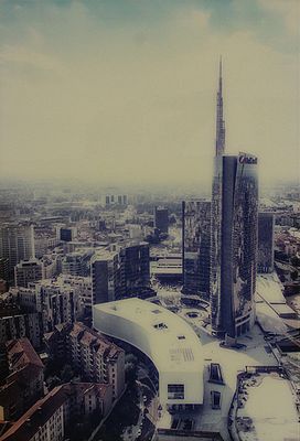 SAMIR KHADEM, "Alta finanza", 2014 - SAMIR KHADEM, "Alta finanza", 2014, fotografia su 