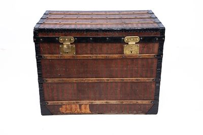 Circa 1880s, Steamer Trunk in the Manner of Louis Vuitton - Monogrammed ML. An incredible 
