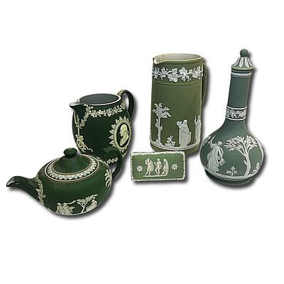 Set of 5 Neoclassical Wedgwood Jasperware in Green. 1 Lidded Vase, 1 Lidded Tea Spout, 1 Cream 