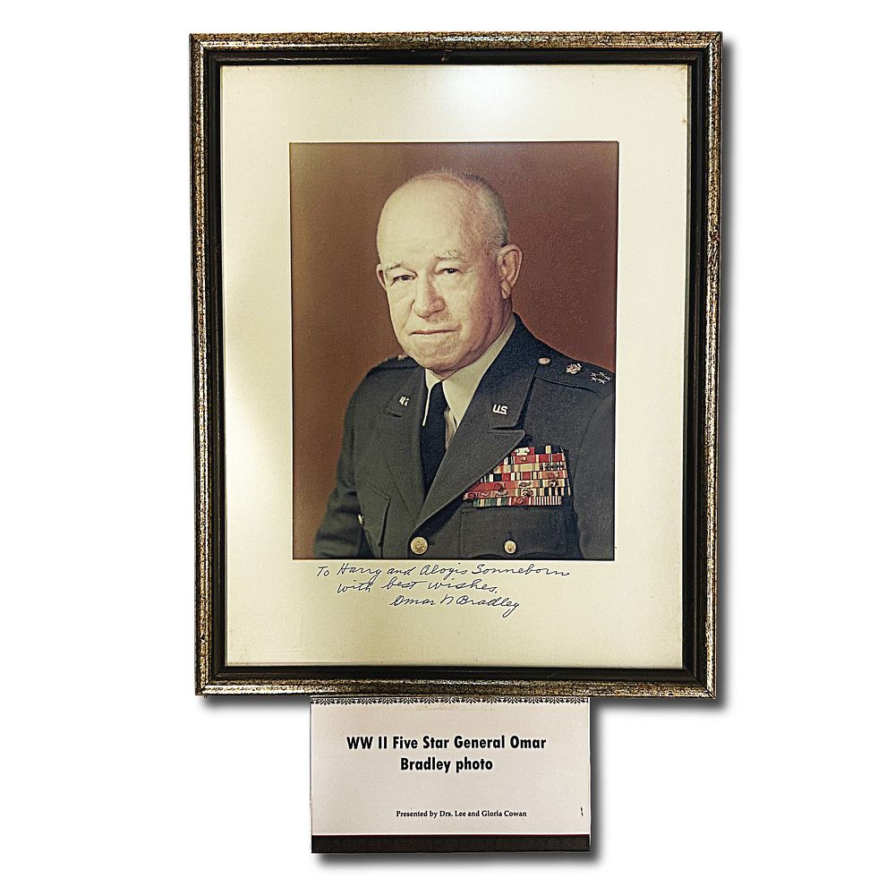 General Omar Nelson Bradley WW II Commander Signed Formal Military Photograph in Color. General 