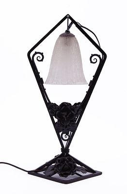 Daum Nancy Art Deco Lamp. Bronze base decorated with flowers and an etched crystal bell shaped 
